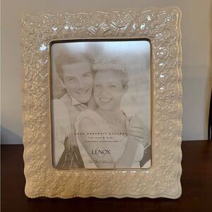 NEW IN BOX: Lenox Cream Porcelain Wedding Promises Photo Frame 8x10